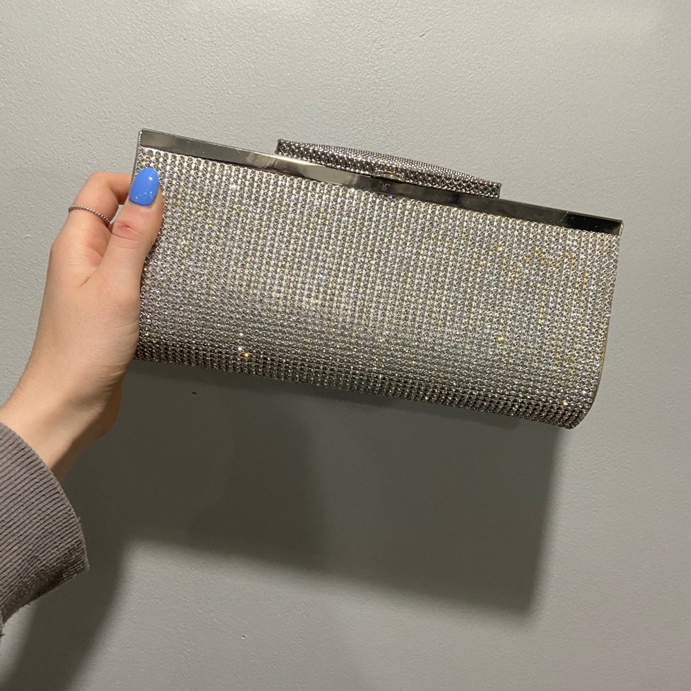Silver clutch